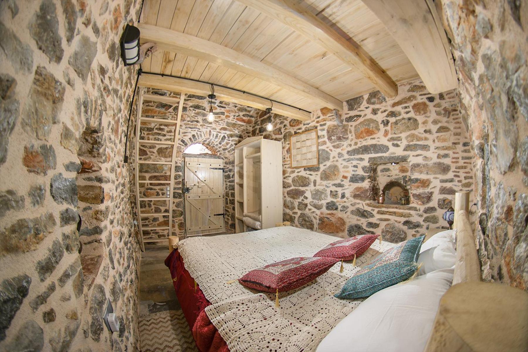 Byzantine Home In The Castle Mesta Exterior photo